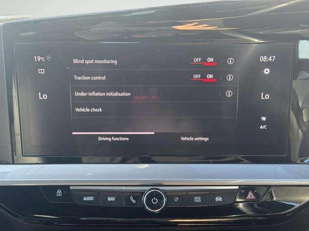 2023 Vauxhall Mokka Electric — image 11