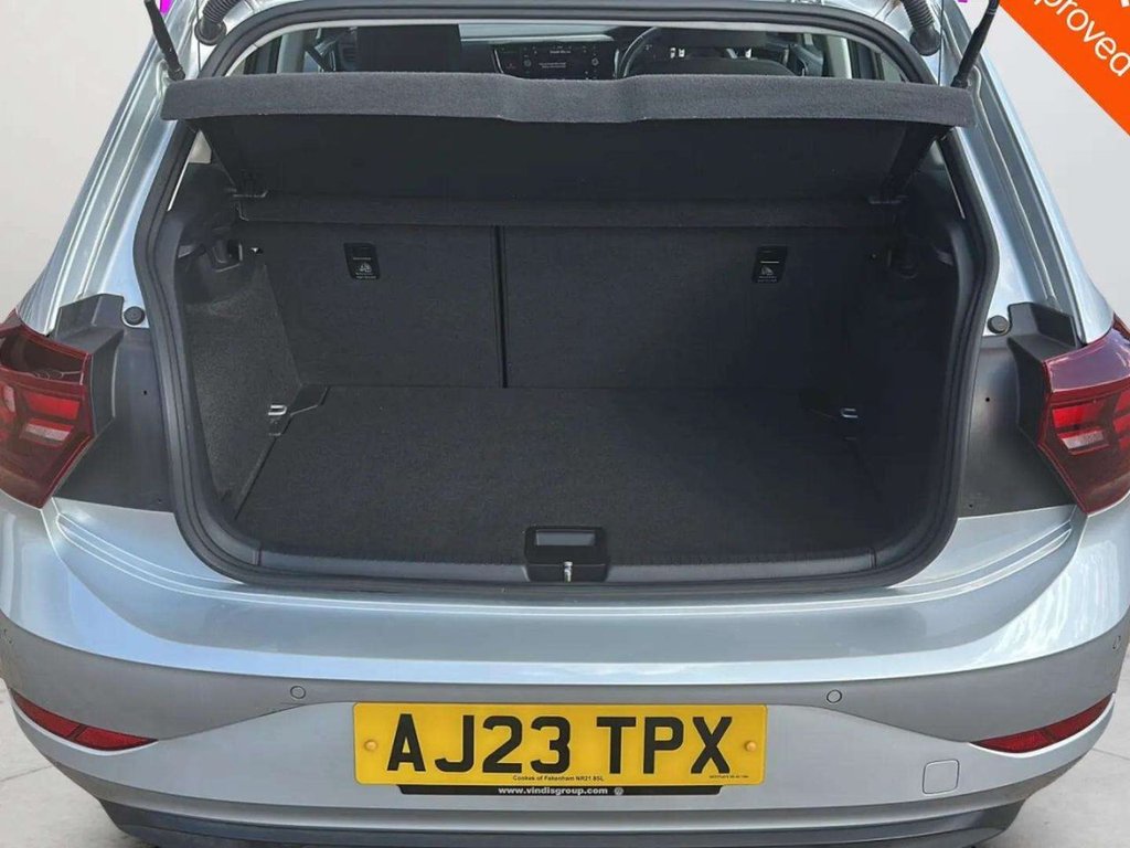 2023 Volkswagen Polo — image 11