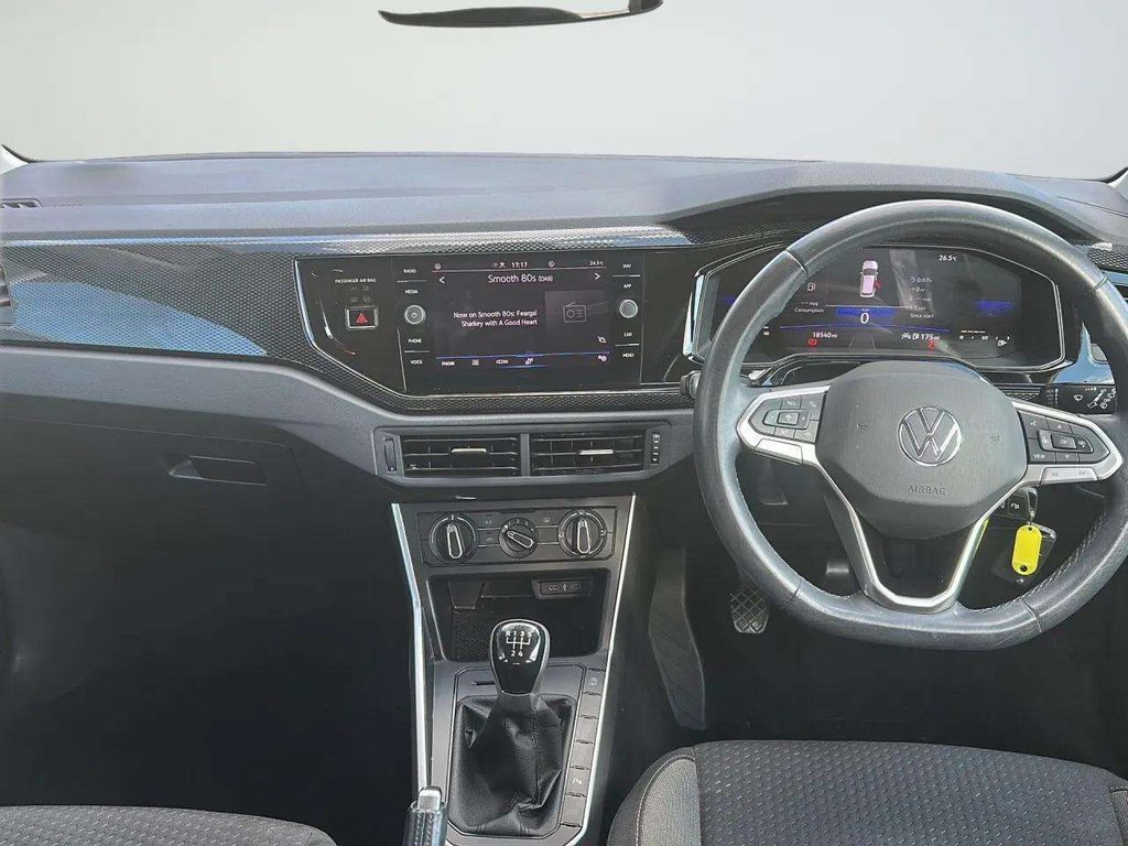 2023 Volkswagen Polo — image 9