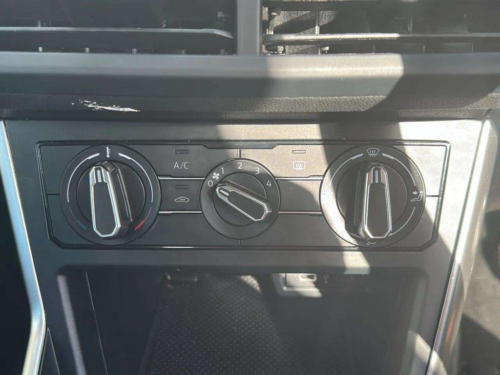 2023 Volkswagen Polo — image 14