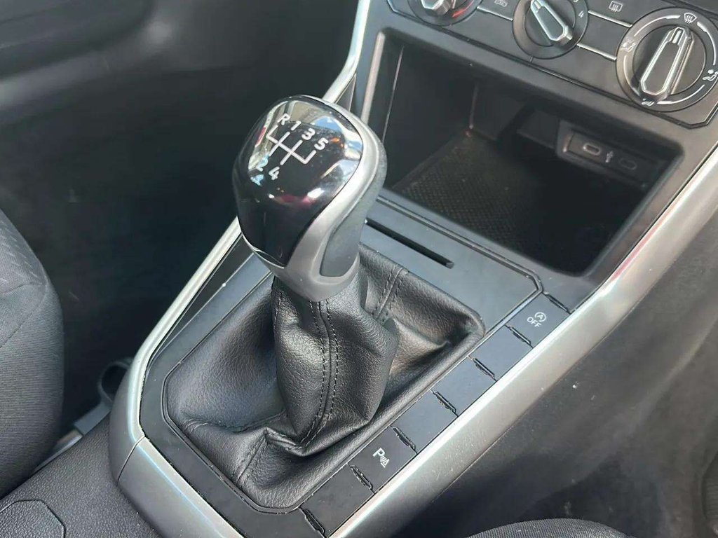 2023 Volkswagen Polo — image 18