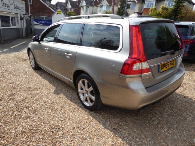 View our VOLVO V70