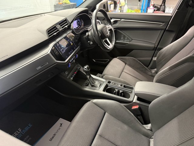 View our AUDI Q3