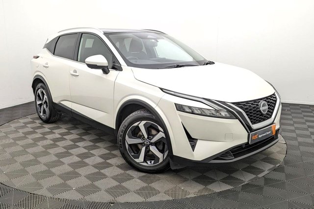 2022 72 NISSAN QASHQAI 1.3 DIG-T MHEV N-Connecta SUV 5dr Petrol Hybrid Manual Euro 6 (s/s) (140 ps) Car Play, Pan Roof, Camera