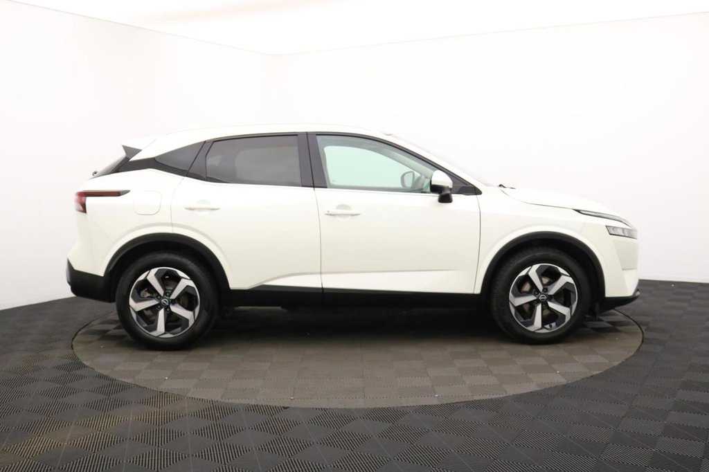 USED 2022 72 NISSAN QASHQAI 1.3 DIG-T MHEV N-Connecta SUV 5dr Petrol Hybrid Manual Euro 6 (s/s) (140 ps) Car Play, Pan Roof, Camera
