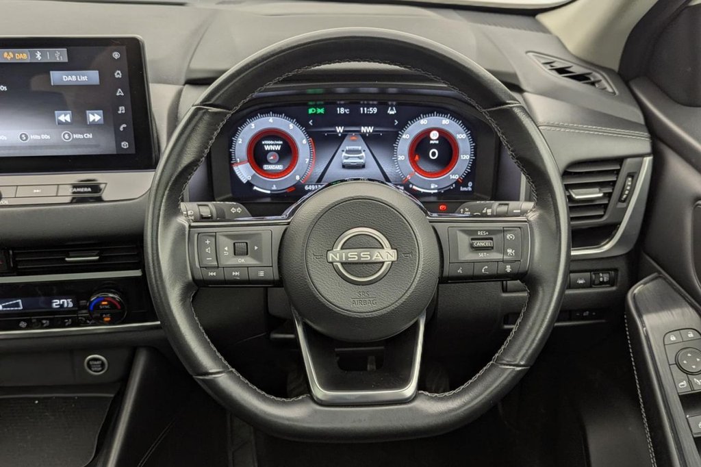 USED 2022 72 NISSAN QASHQAI 1.3 DIG-T MHEV N-Connecta SUV 5dr Petrol Hybrid Manual Euro 6 (s/s) (140 ps) Car Play, Pan Roof, Camera