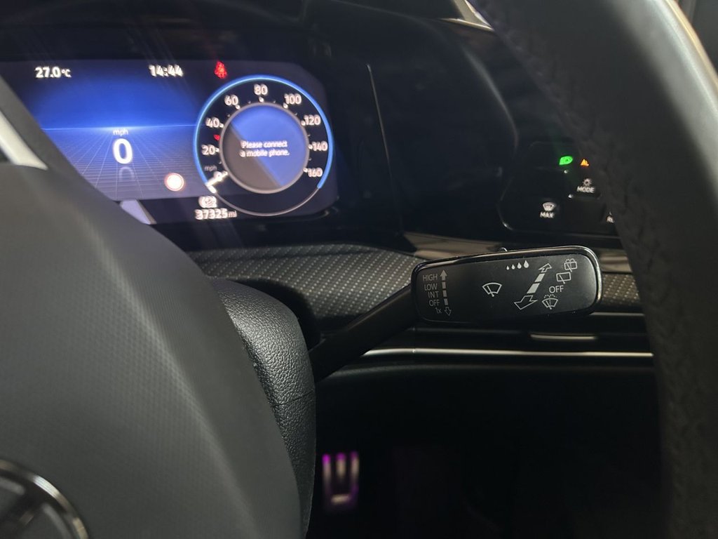 2024 Volkswagen Golf — image 13