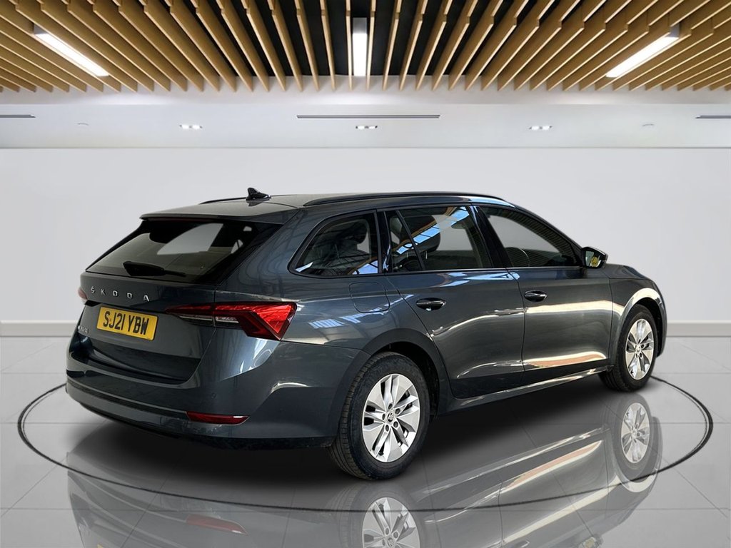 2021 Skoda Octavia — image 5