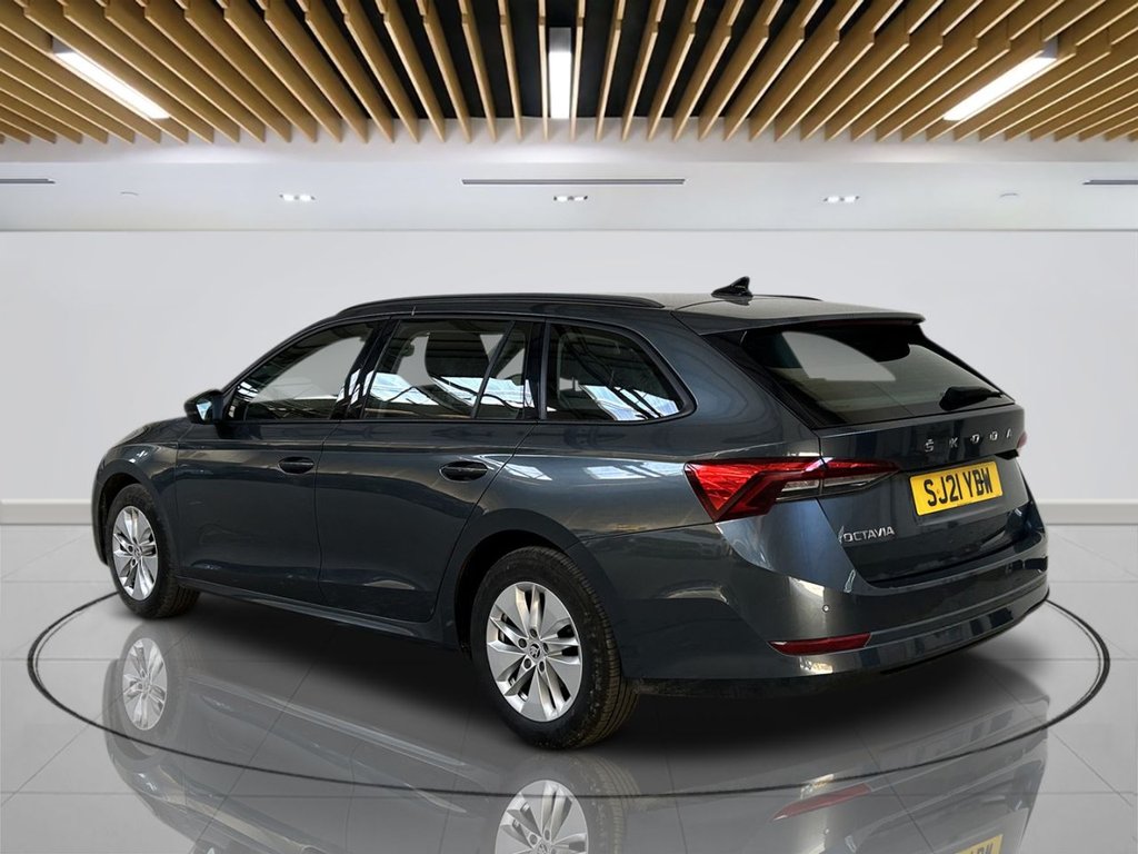 2021 Skoda Octavia — image 4