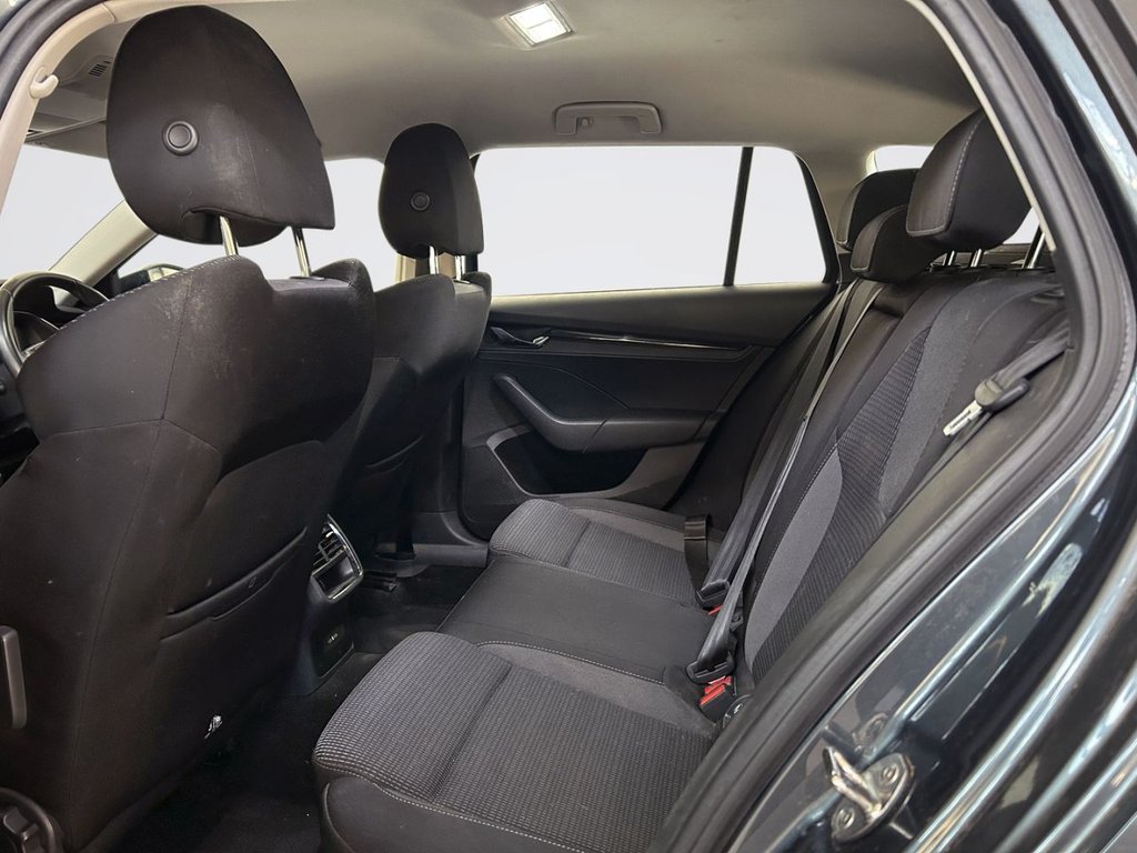2021 Skoda Octavia — image 9