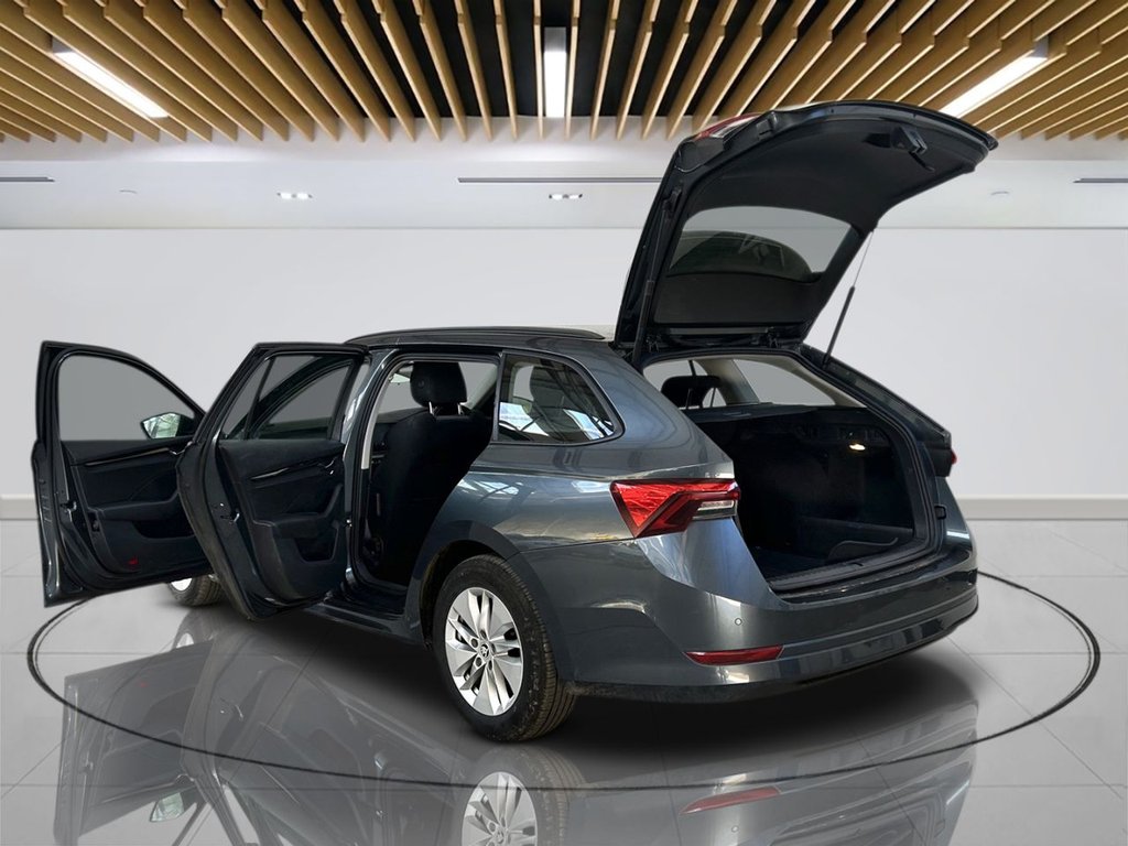 2021 Skoda Octavia — image 7