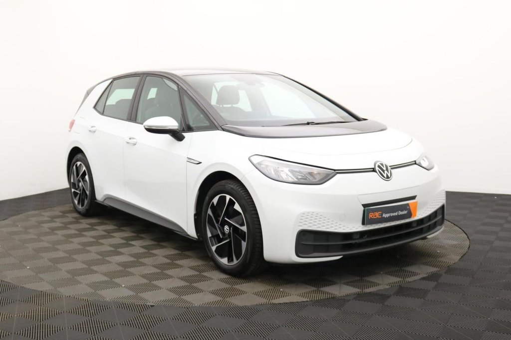 USED 2022 71 VOLKSWAGEN ID.3 Pro Performance 58kWh Life Hatchback 5dr Electric Auto (204 ps) Car Play, 18" Alloys, Sensors