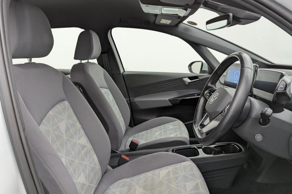 USED 2022 71 VOLKSWAGEN ID.3 Pro Performance 58kWh Life Hatchback 5dr Electric Auto (204 ps) Car Play, 18" Alloys, Sensors