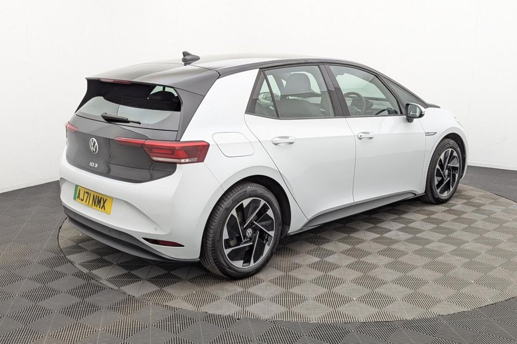 USED 2022 71 VOLKSWAGEN ID.3 Pro Performance 58kWh Life Hatchback 5dr Electric Auto (204 ps) Car Play, 18" Alloys, Sensors
