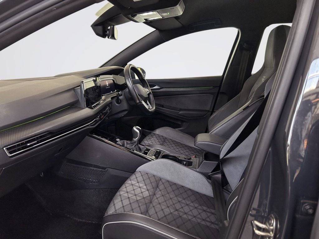 2024 Volkswagen Golf — image 3
