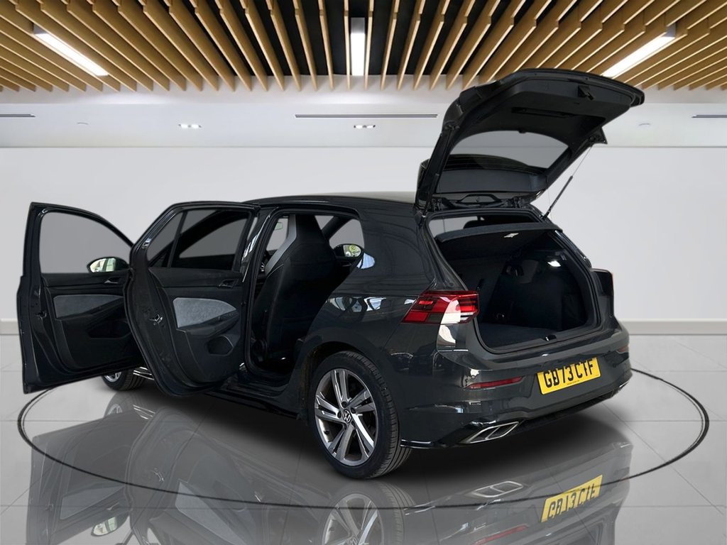 2024 Volkswagen Golf — image 2