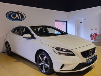 2017 VOLVO V40