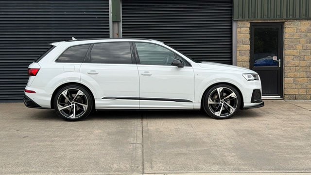 View our AUDI Q7