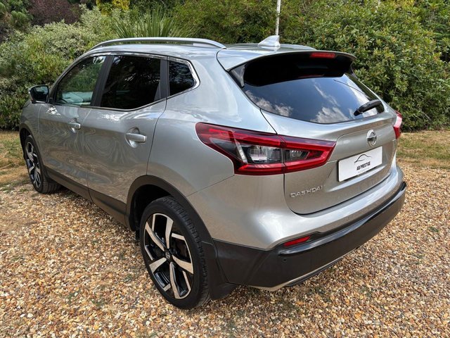 View our NISSAN QASHQAI