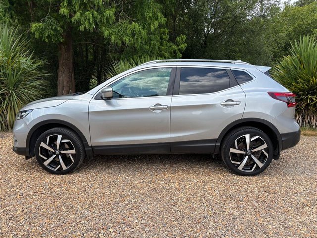 View our NISSAN QASHQAI