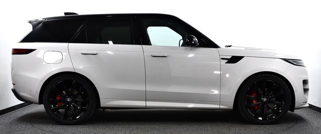 USED 2024 73 LAND ROVER RANGE ROVER SPORT 3.0 D300 MHEV Dynamic SE SUV 5dr Diesel Auto 4WD Euro 6 (s/s) (300 ps) &pound;11k Extras | 1 Owner | FLRSH