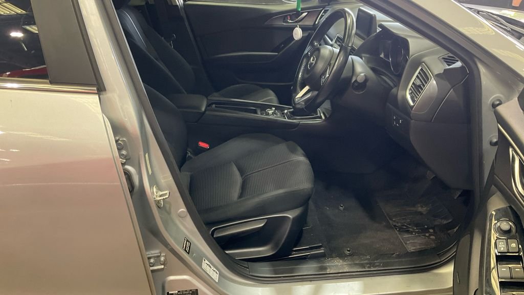 USED 2018 18 MAZDA MAZDA3 2.0 SKYACTIV-G Sport Nav Hatchback 5dr Petrol Manual Euro 6 (s/s) (121 ps) 2 KEYS / LONG MOT