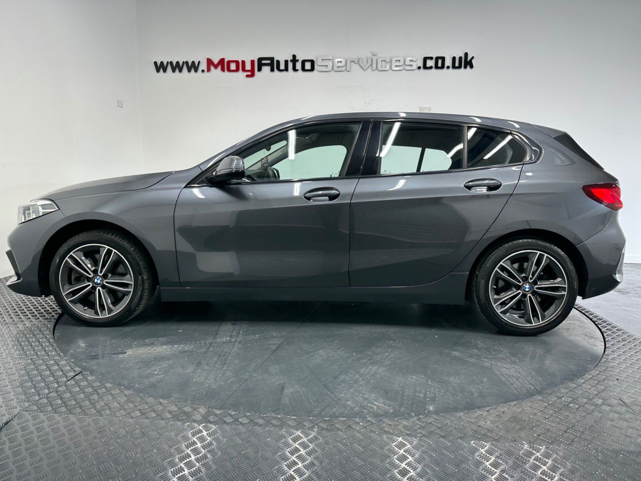 2020 BMW 1 SERIES 2.0 120d Sport Hatchback 5dr Diesel Auto xDrive Euro 6 (s/s) (190 ps) - vehicle photo 4 for sale on PureCar