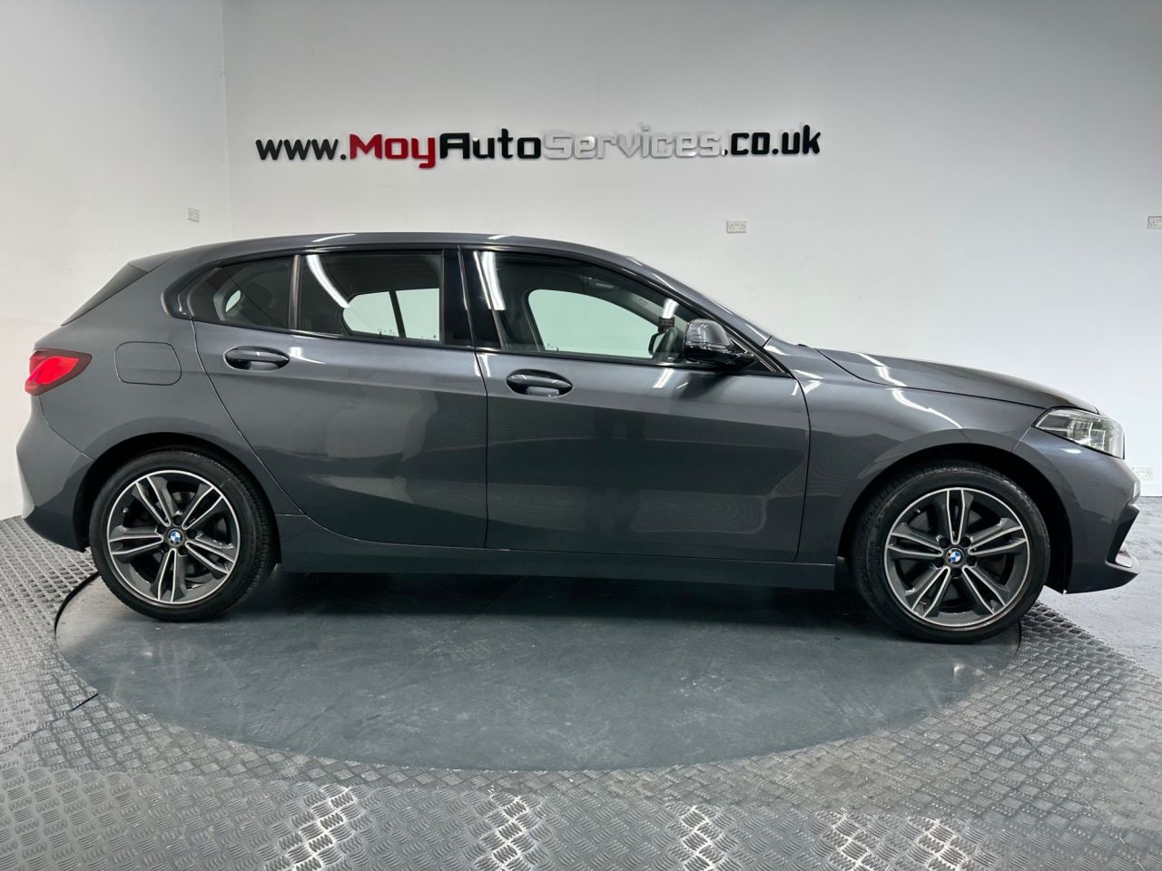 2020 BMW 1 SERIES 2.0 120d Sport Hatchback 5dr Diesel Auto xDrive Euro 6 (s/s) (190 ps) - vehicle photo 6 for sale on PureCar