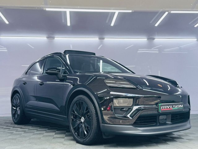 2025 Porsche MACAN