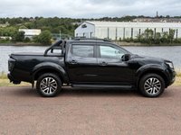 USED 2016 Y NISSAN NAVARA 2.3 dCi Tekna Pickup Double Cab 4dr Diesel Manual 4WD Euro 5 (190 ps) **FULL BLACK PACK**INTERIOR CARBON INSERTS**SAT NAV**