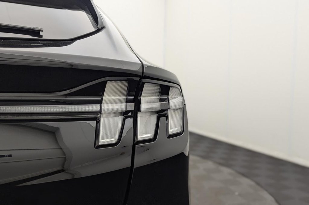 USED 2022 22 FORD MUSTANG MACH-E Standard Range 70kWh SUV 5dr Electric Automatic (269 ps) Car Play, Sat Nav, Camera