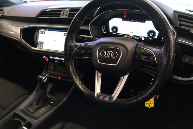 View our AUDI Q3