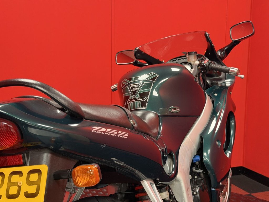 USED 2001 Y TRIUMPH SPRINT ST 955 TRADE BIKES AT TRADE PRICES 