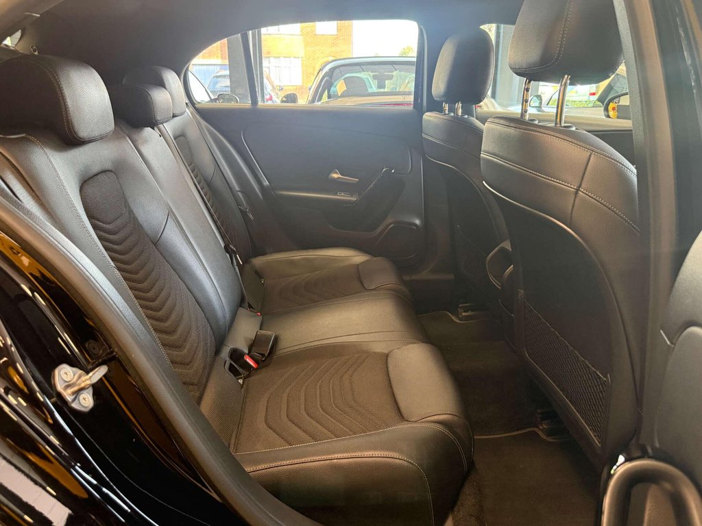 USED 2019 19 MERCEDES-BENZ A-CLASS 1.5 A 180 D SE Executive Auto 5dr SH + REVERSE CAMERA