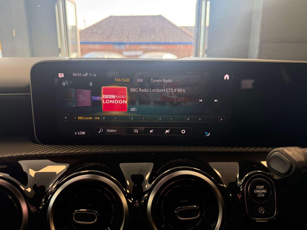 USED 2019 19 MERCEDES-BENZ A-CLASS 1.5 A 180 D SE Executive Auto 5dr SH + REVERSE CAMERA