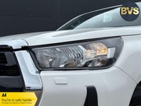 USED 2021 71 TOYOTA HILUX 2.4 D-4D Icon Pickup Double Cab 4dr Diesel Auto 4WD Euro 6 (s/s) (150 ps) WE HAVE THE BEST VALUE VANS IN UK