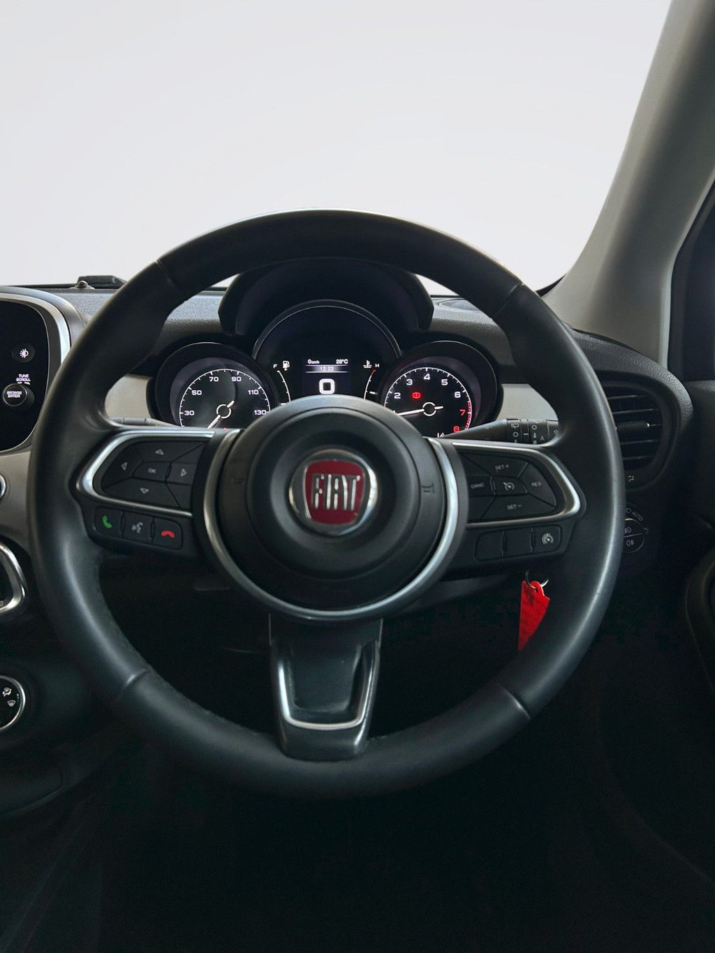 2022 Fiat 500X — image 8