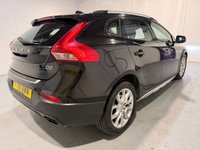 USED 2016 16 VOLVO V40 CROSS COUNTRY 2.0 D2 Pro Hatchback 5dr Diesel Manual Euro 6 (s/s) (120 ps) 9 SERVICES-&pound;20 TAX-SAT NAV-DAB-LEATHER-PARKING SENSORS-BLUETOOTH