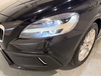 USED 2016 16 VOLVO V40 CROSS COUNTRY 2.0 D2 Pro Hatchback 5dr Diesel Manual Euro 6 (s/s) (120 ps) 9 SERVICES-&pound;20 TAX-SAT NAV-DAB-LEATHER-PARKING SENSORS-BLUETOOTH