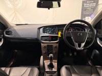 USED 2016 16 VOLVO V40 CROSS COUNTRY 2.0 D2 Pro Hatchback 5dr Diesel Manual Euro 6 (s/s) (120 ps) 9 SERVICES-&pound;20 TAX-SAT NAV-DAB-LEATHER-PARKING SENSORS-BLUETOOTH