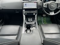 USED 2018 68 JAGUAR XE 2.0i GPF R-Sport Saloon 4dr Petrol Auto Euro 6 (s/s) (200 ps) - SAT NAV - HEATED LEATHER - REVERSE CAMERA - P/SENSORS - BLUETOOTH - CRUISE