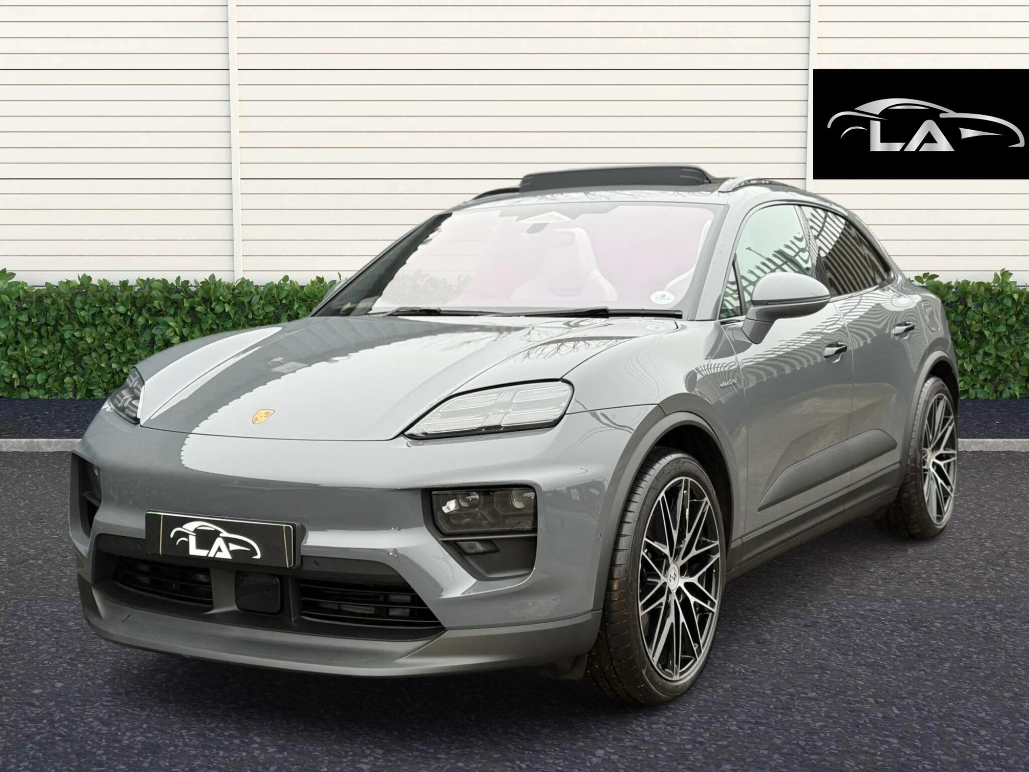 2024 PORSCHE MACAN