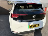 USED 2021 71 VOLKSWAGEN ID.3 Pro Performance 58kWh Life Hatchback 5dr Electric Auto (204 ps) 