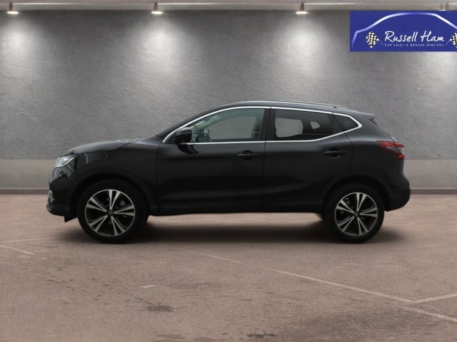 View our NISSAN QASHQAI