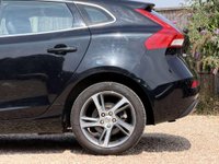 USED 2016 16 VOLVO V40 1.5 V40 Inscription T2 Auto 5dr Long MOT Sat Nav Parking Senso