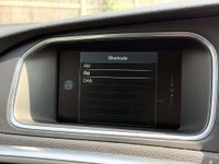USED 2016 16 VOLVO V40 1.5 V40 Inscription T2 Auto 5dr Long MOT Sat Nav Parking Senso