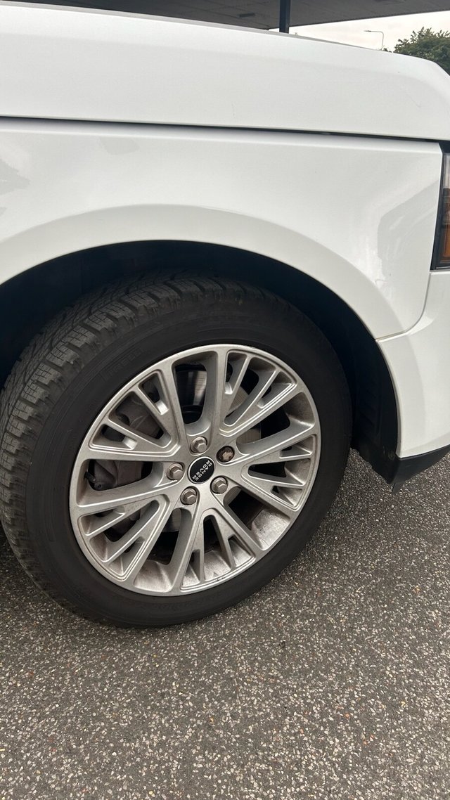View our LAND ROVER RANGE ROVER
