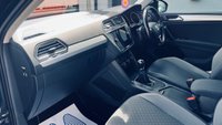 USED 2017 67 VOLKSWAGEN TIGUAN 2.0 TDI SE Navigation SUV 5dr Diesel Manual Euro 6 (s/s) (150 ps) 
