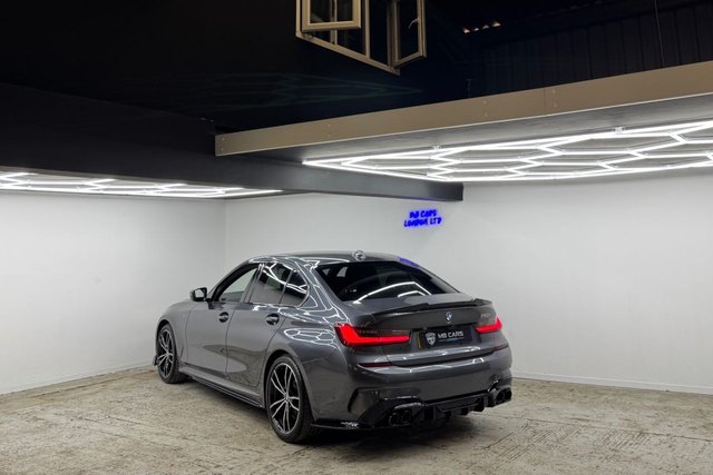 View our BMW 3 SERIES