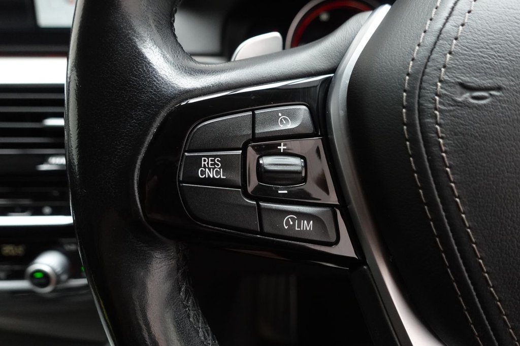 2018 BMW 5 Series — image 22